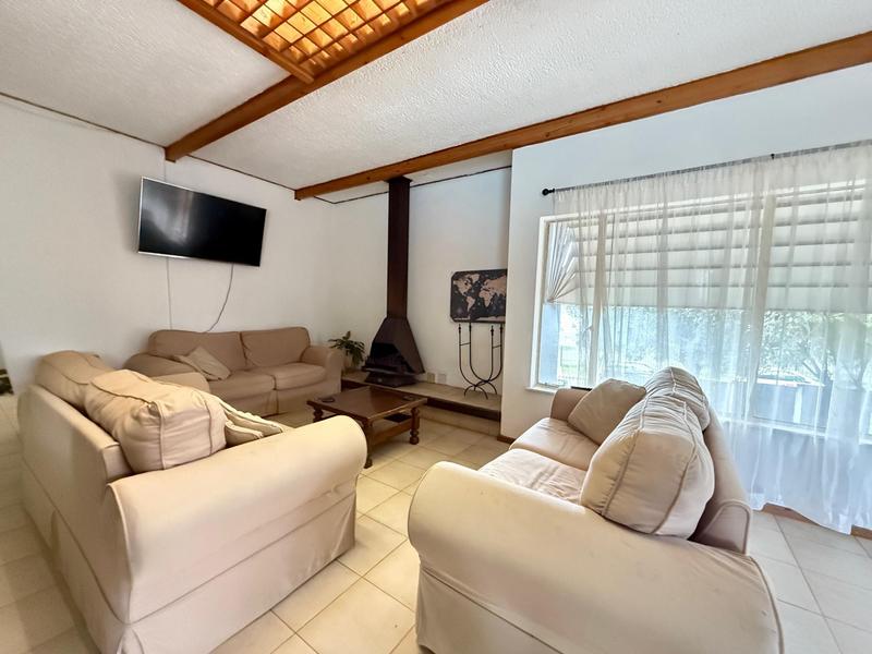 4 Bedroom Property for Sale in Bergzicht Western Cape